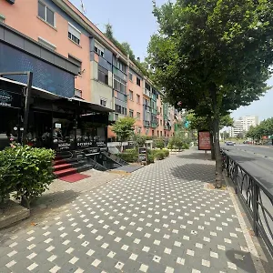 https://apt-eb-cosy-2.hotels-in-tirana.com